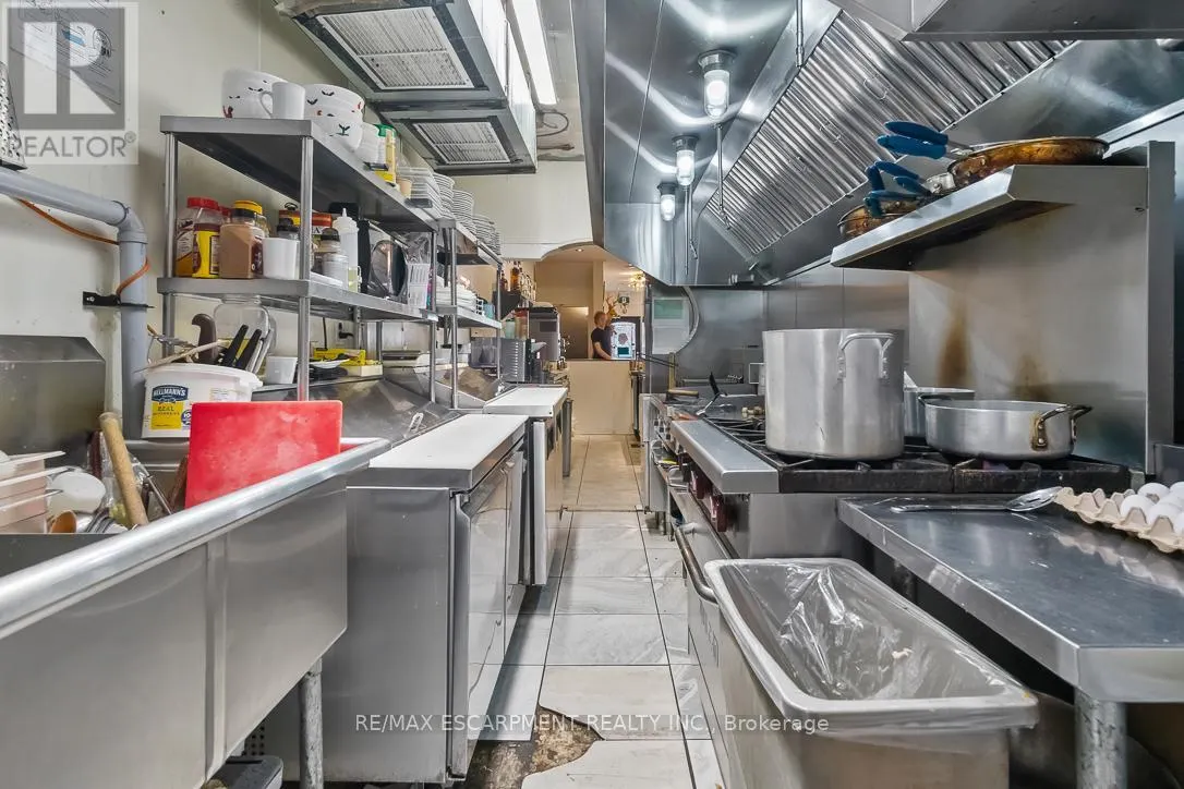 241,243 LAKESHORE ROAD E