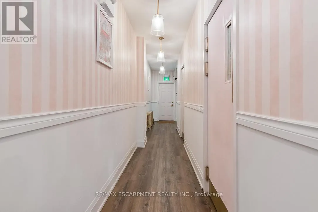 241,243 LAKESHORE ROAD E