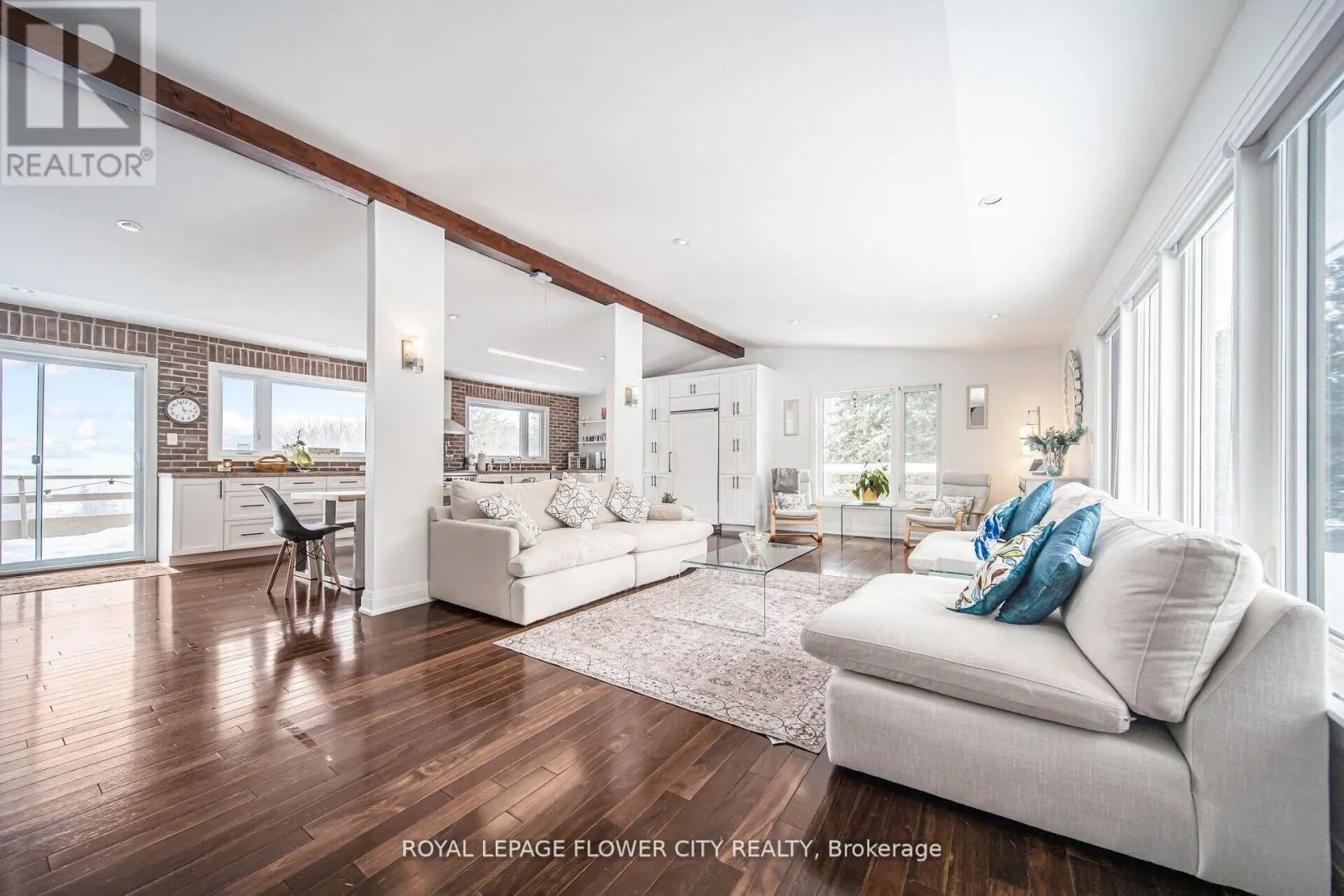 5 GLENN COURT