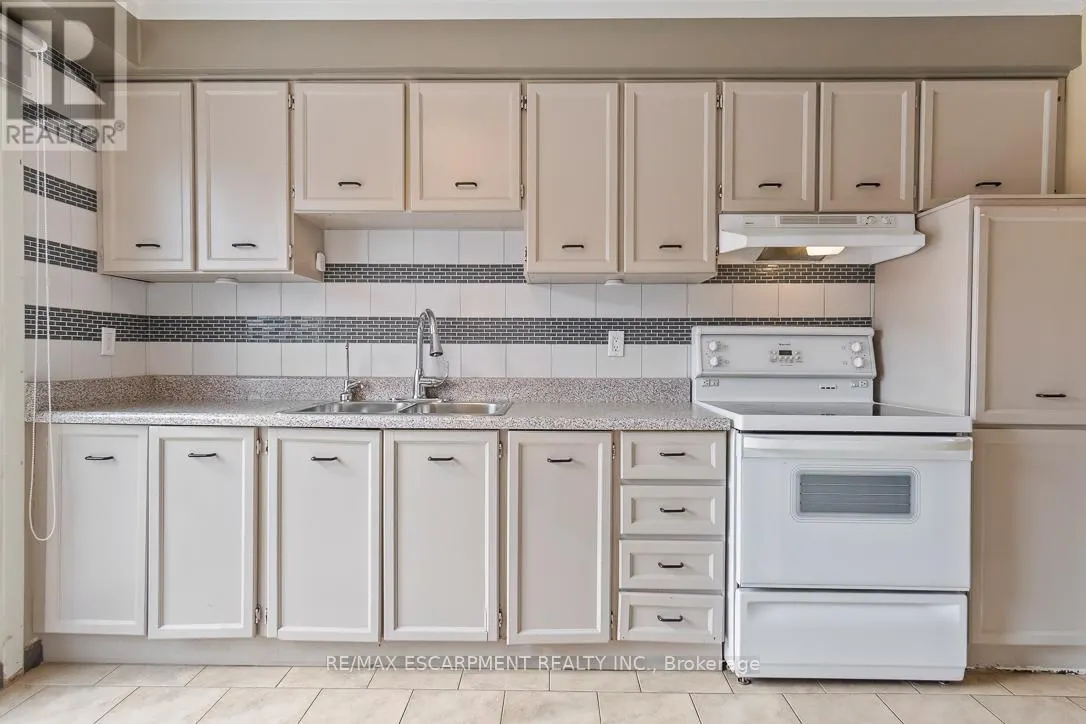 25 - 750 BURNHAMTHORPE ROAD E
