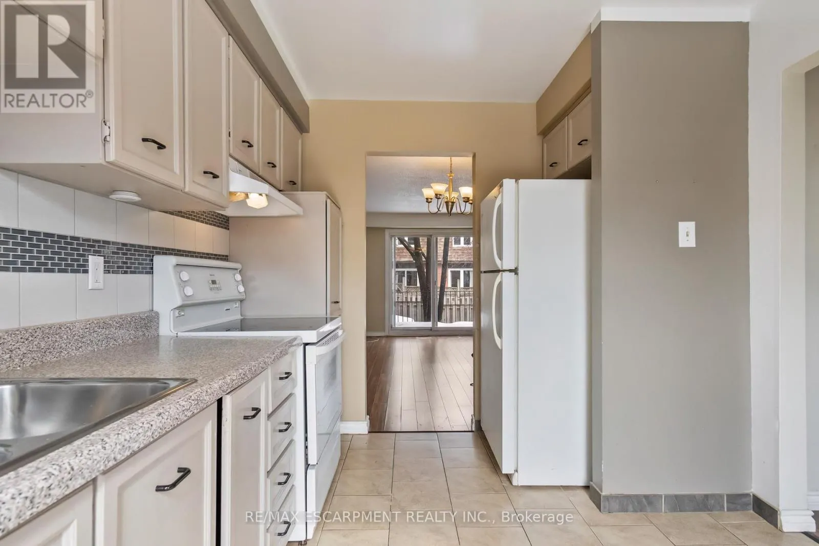 25 - 750 BURNHAMTHORPE ROAD E