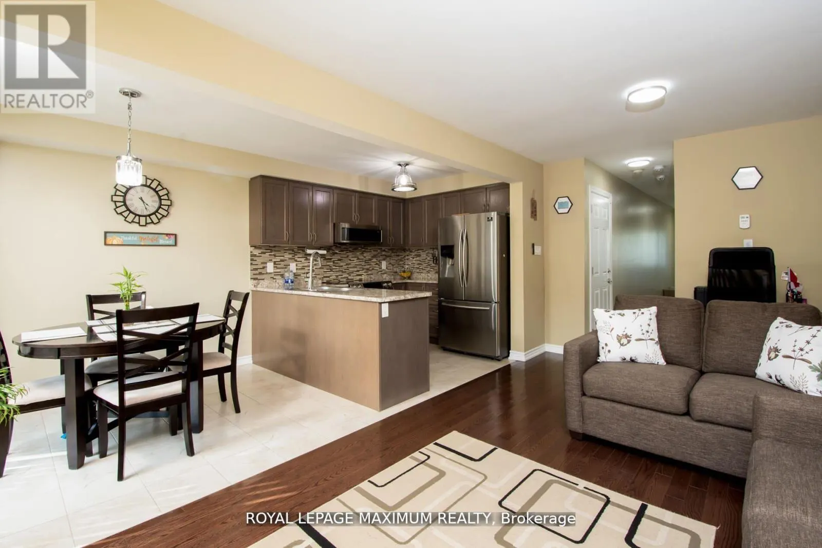 8 - 31 TOWNLINE