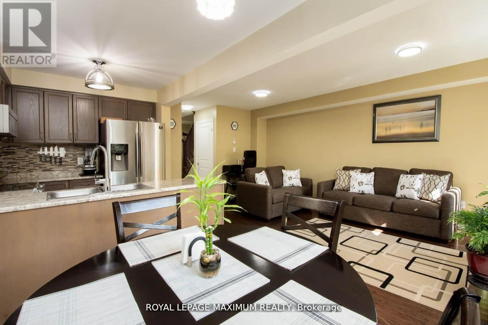 8 - 31 TOWNLINE