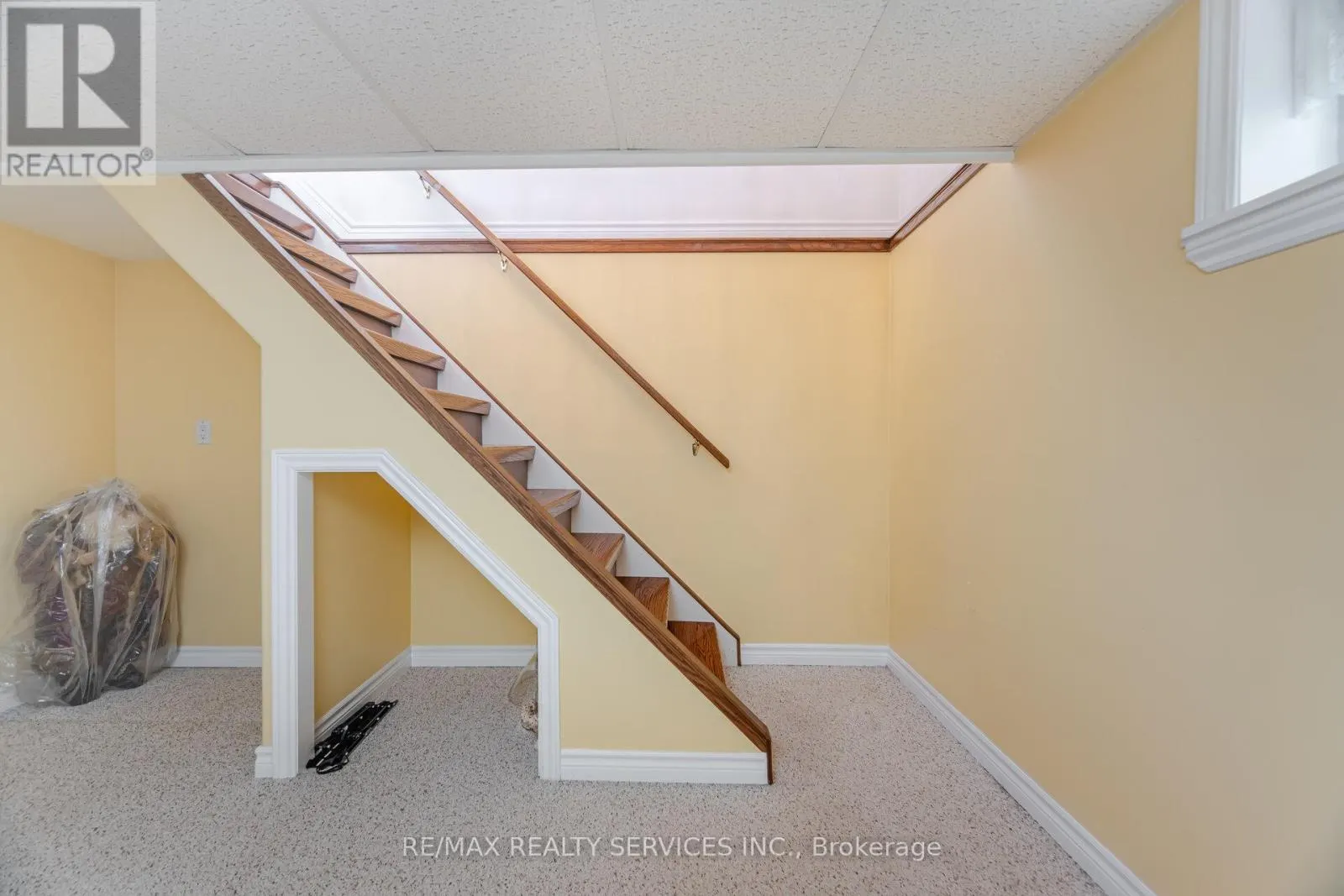 13 BAIRSTOW CRESCENT