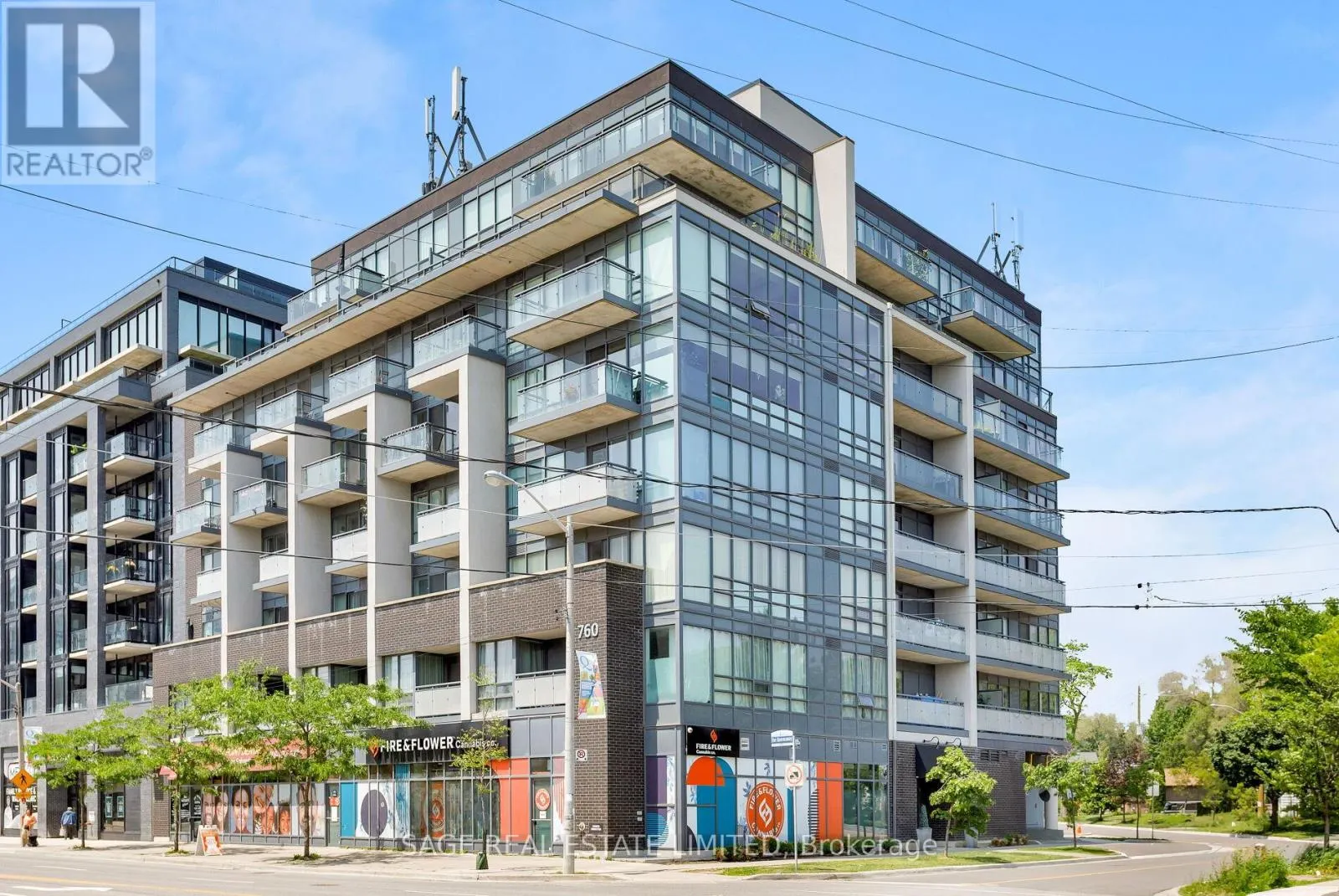 401 - 760 THE QUEENSWAY