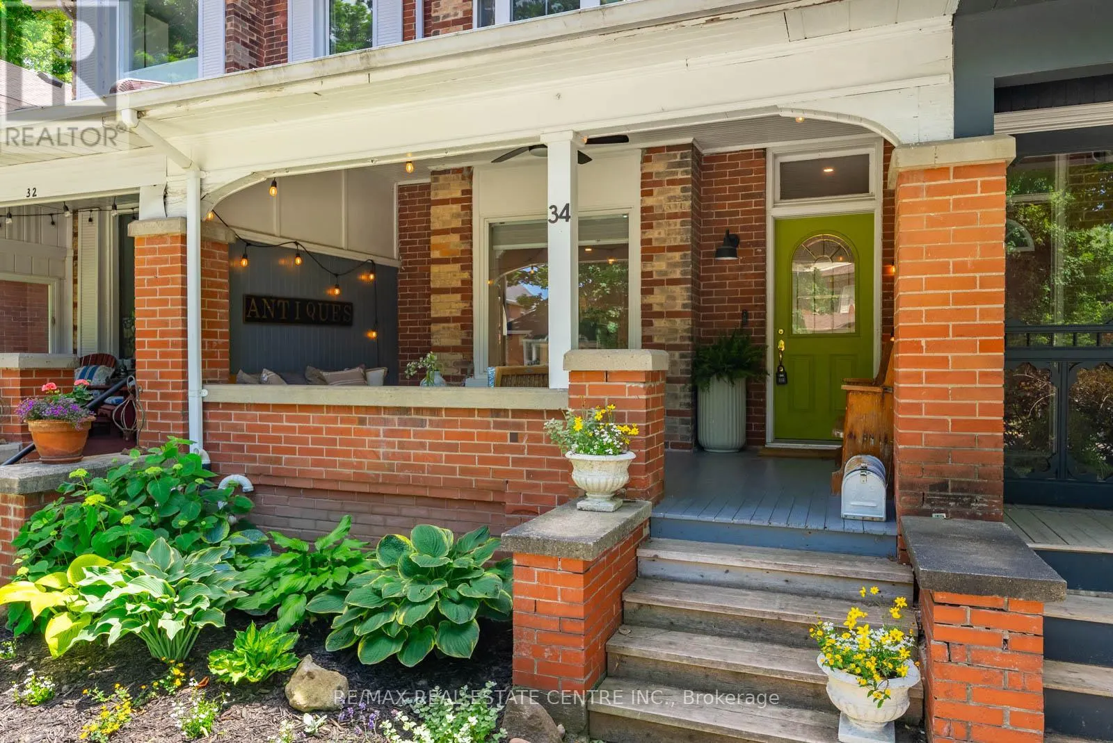 34 ZINA STREET