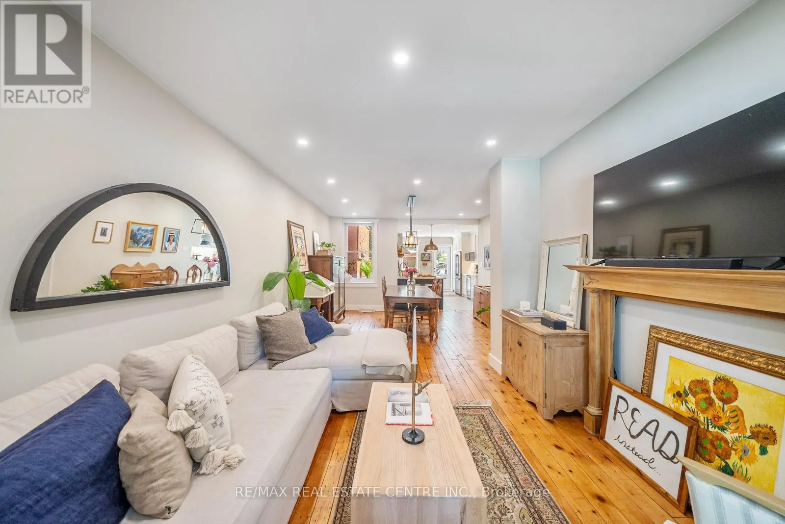 34 ZINA STREET