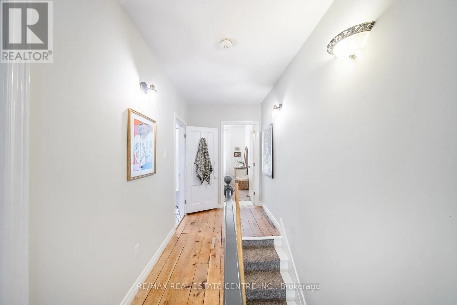 34 ZINA STREET
