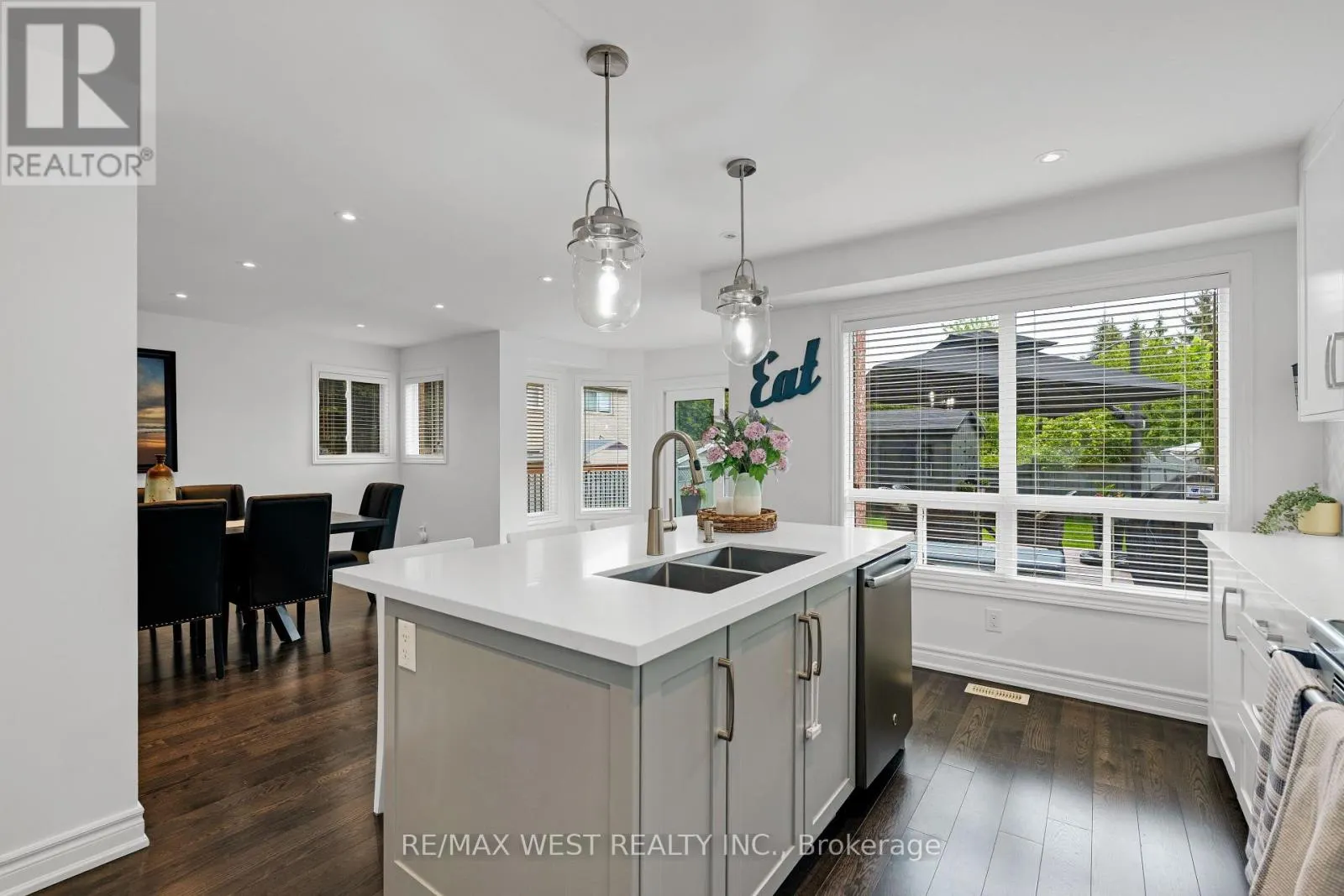 43 WAKELY BOULEVARD