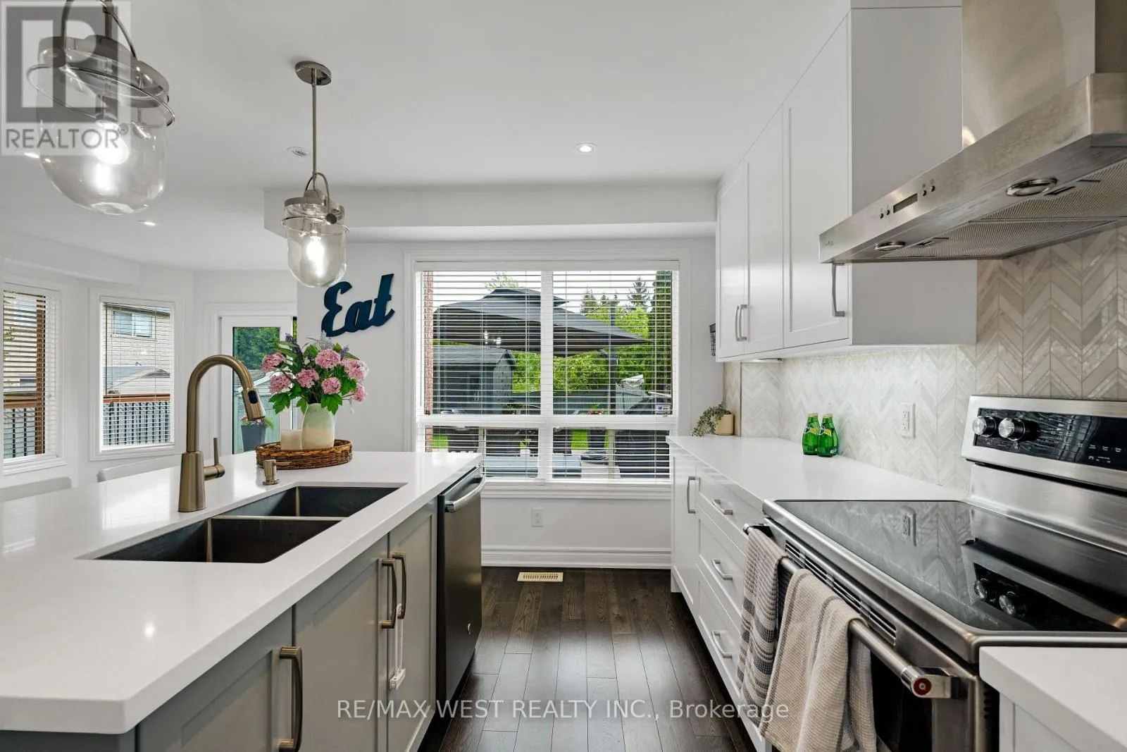 43 WAKELY BOULEVARD