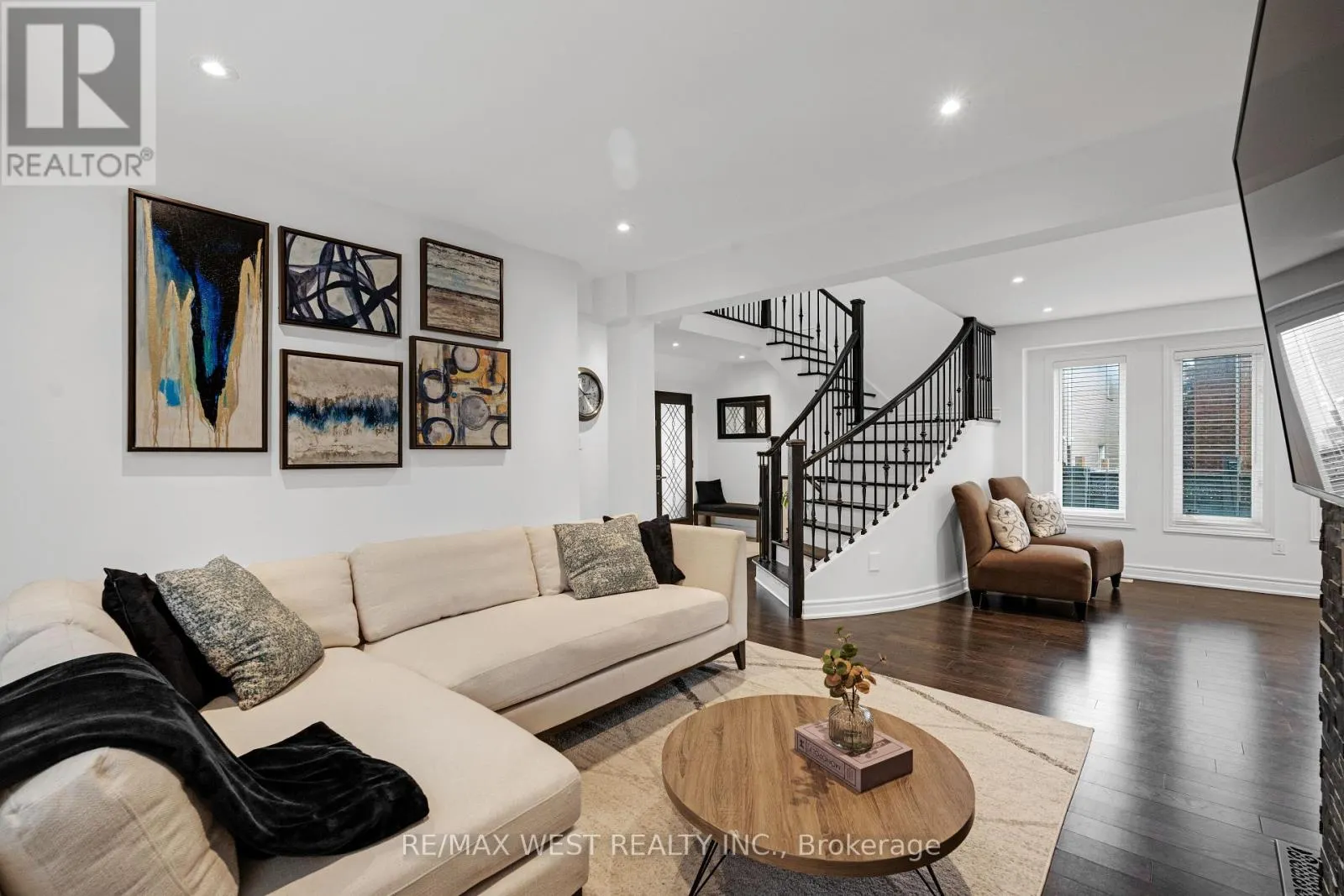 43 WAKELY BOULEVARD