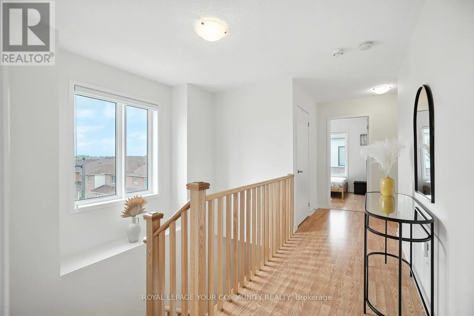 19 HEATHROW LANE