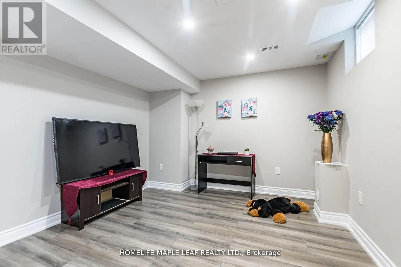 34 JOLANA CRESCENT