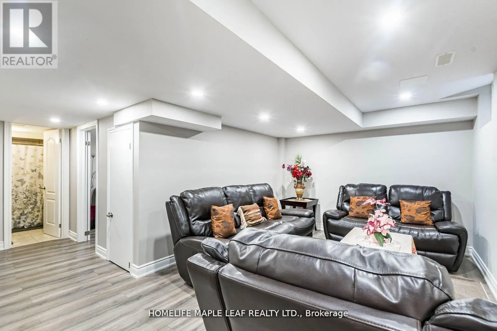 34 JOLANA CRESCENT