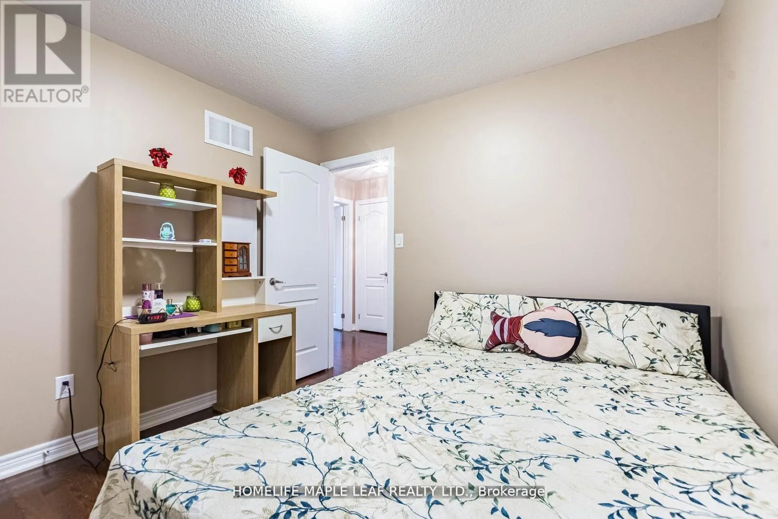34 JOLANA CRESCENT