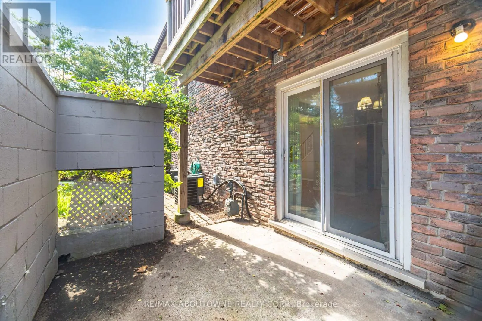 4 - 961 FRANCIS ROAD