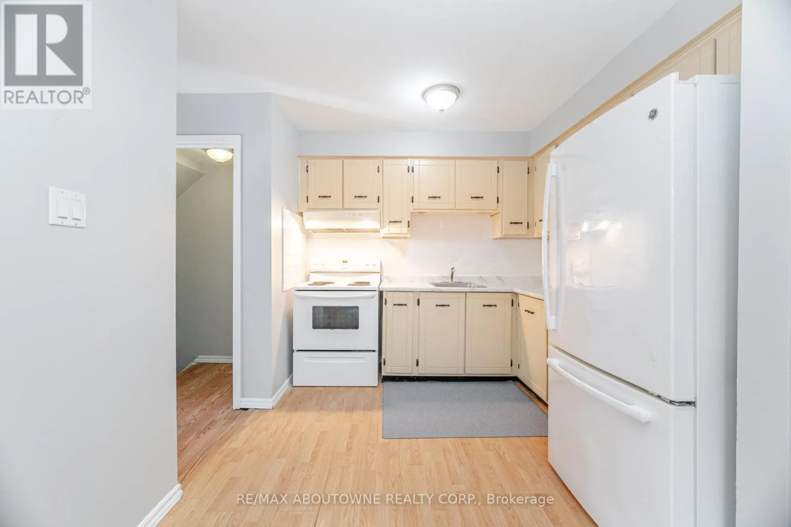 4 - 961 FRANCIS ROAD