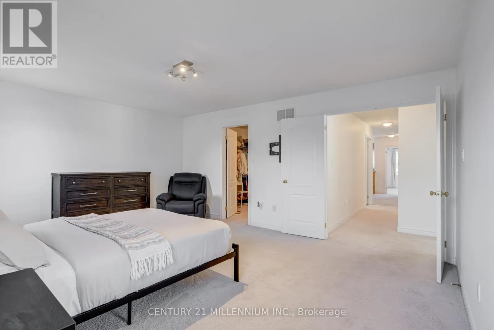 82 WARDLAW AVENUE