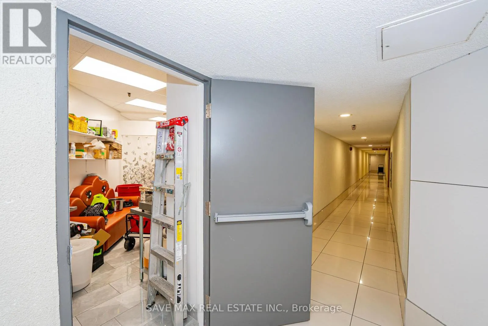 G15 - 2340 DUNDAS STREET W