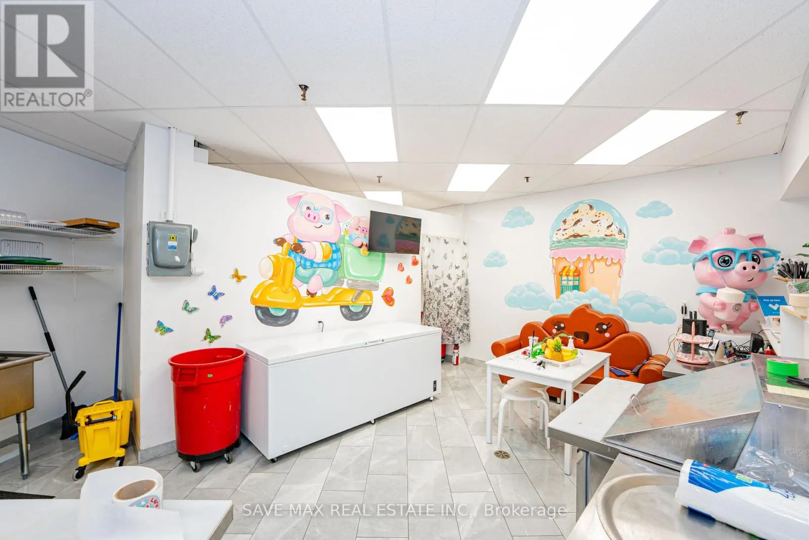 G15 - 2340 DUNDAS STREET W