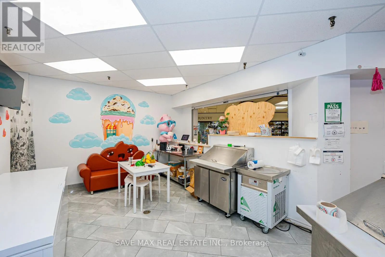 G15 - 2340 DUNDAS STREET W