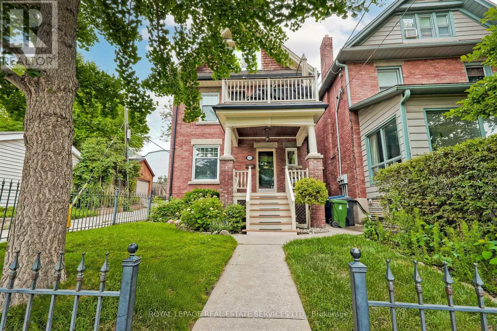 93 MEDLAND CRESCENT