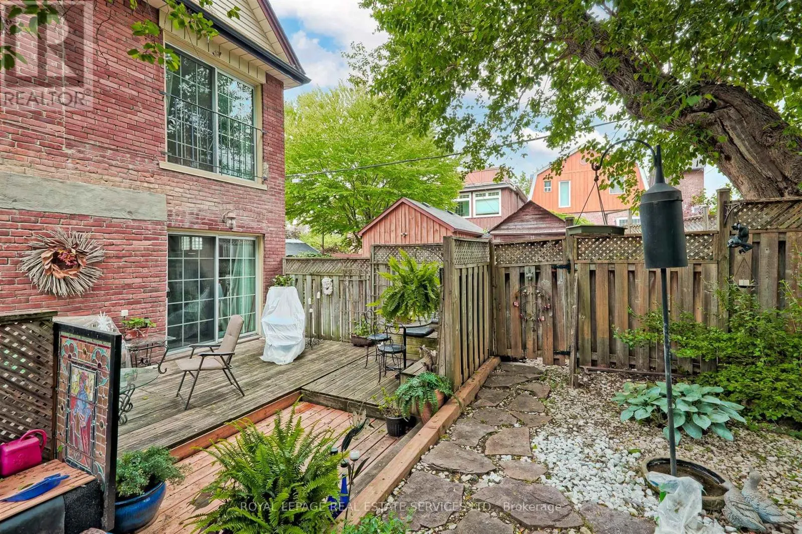 93 MEDLAND CRESCENT