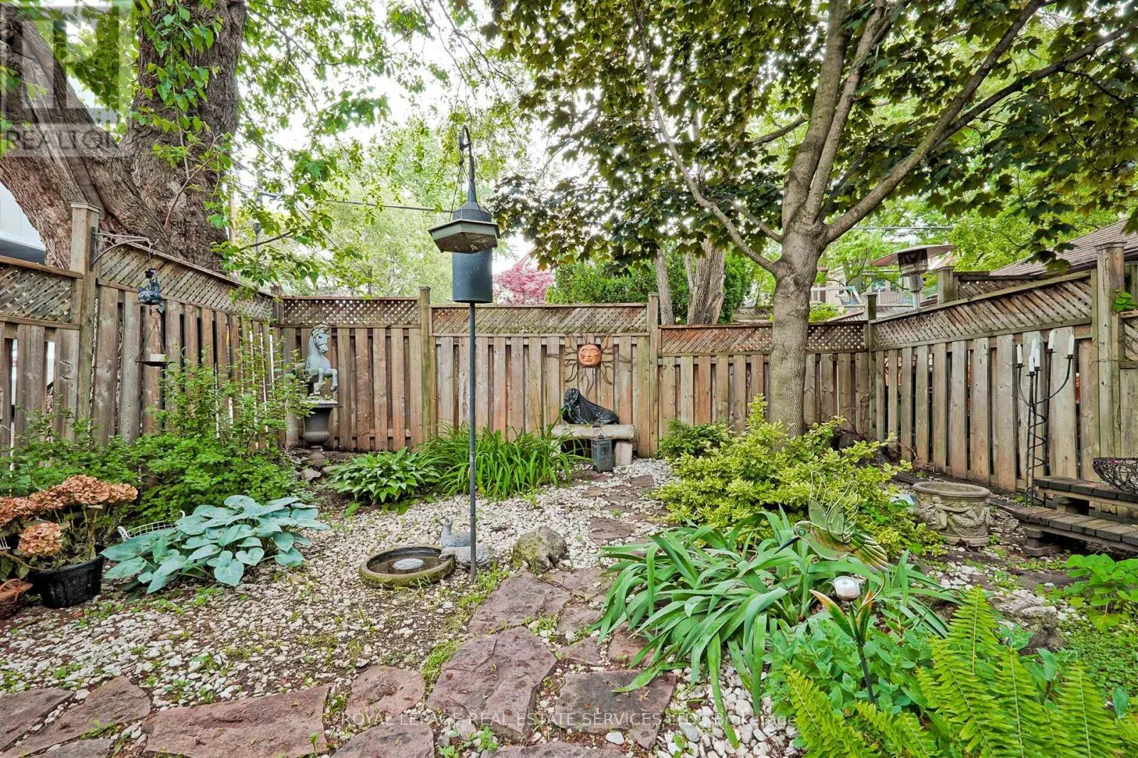 93 MEDLAND CRESCENT