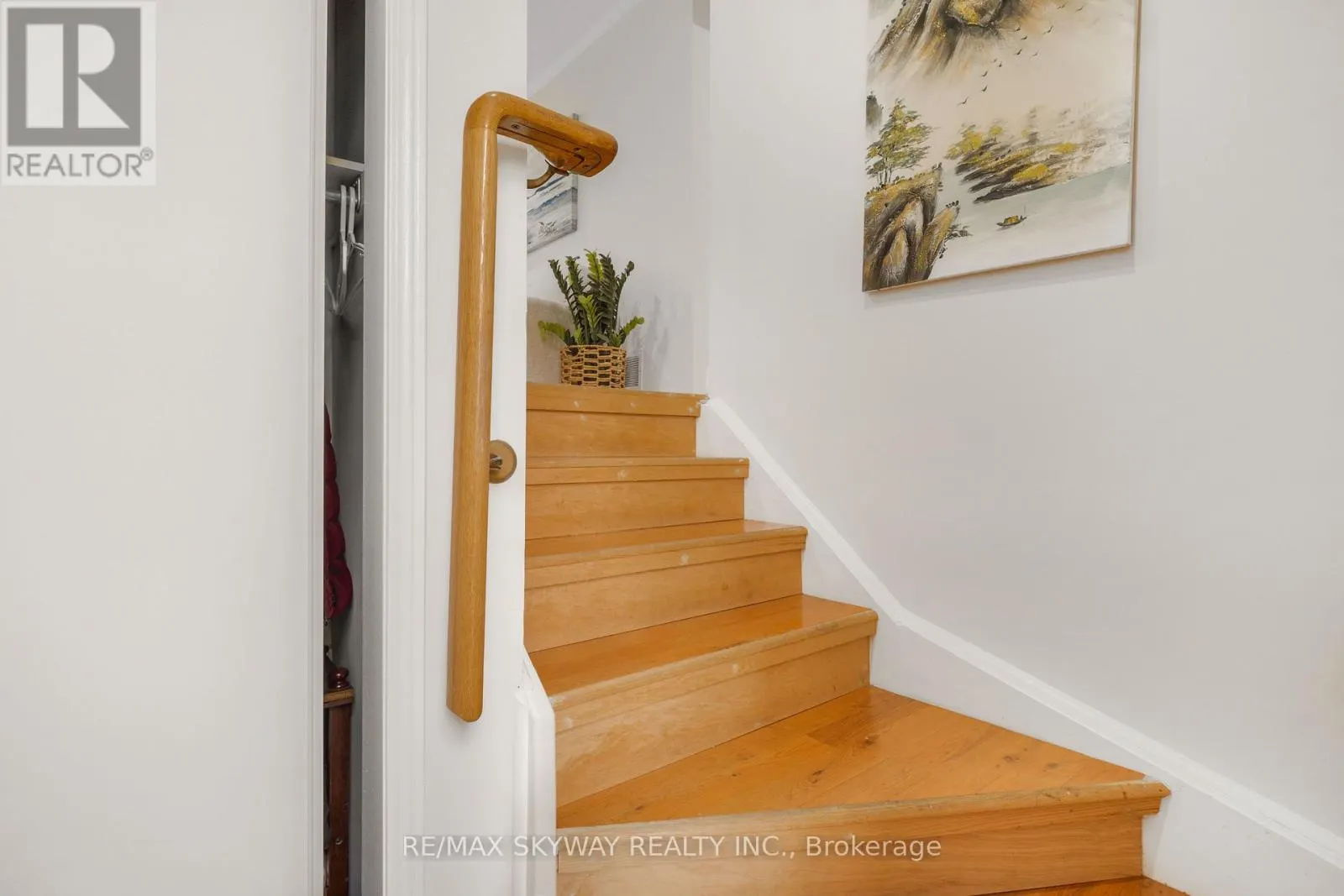 164 ROYAL VALLEY DRIVE