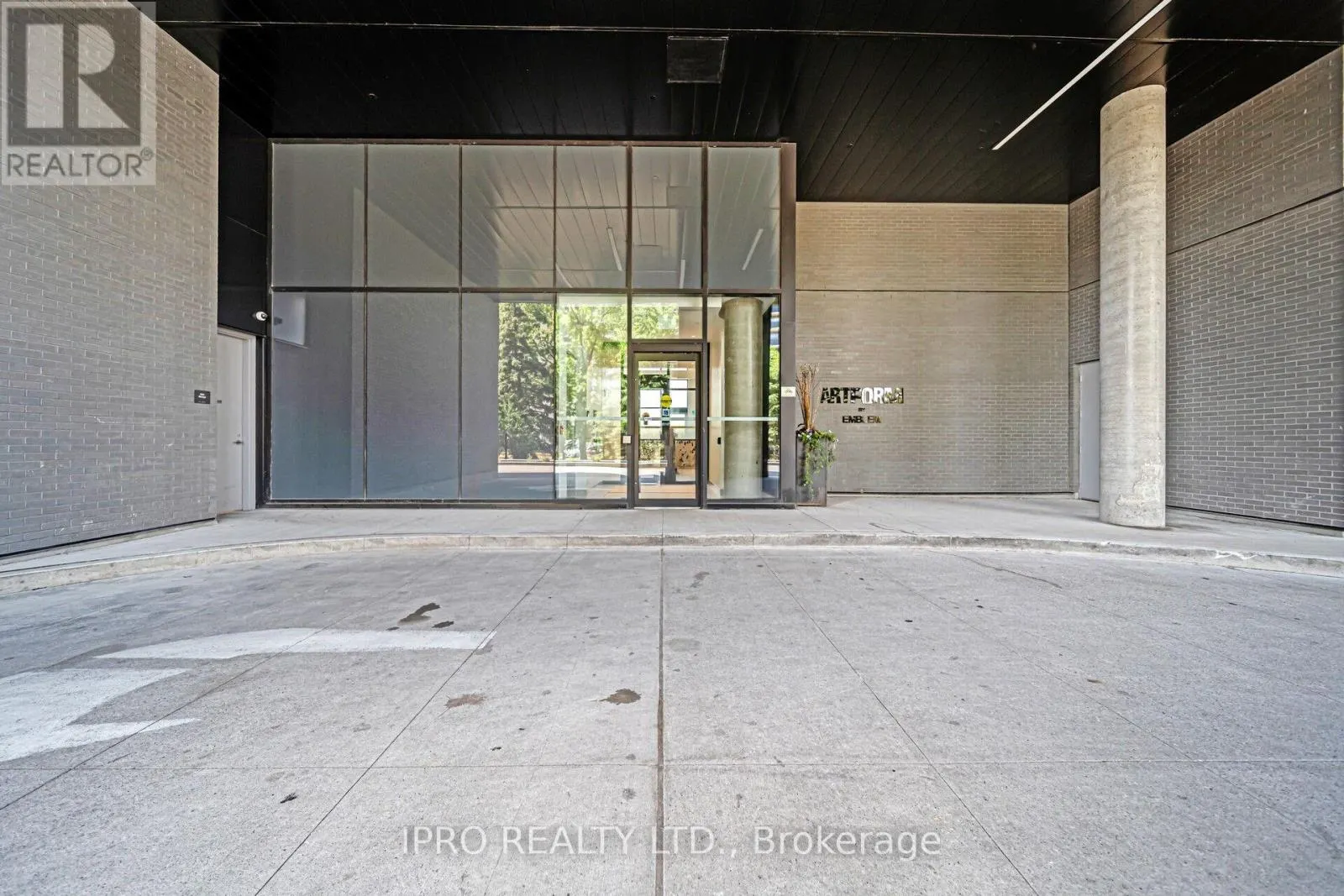 1714 - 86 DUNDAS STREET E