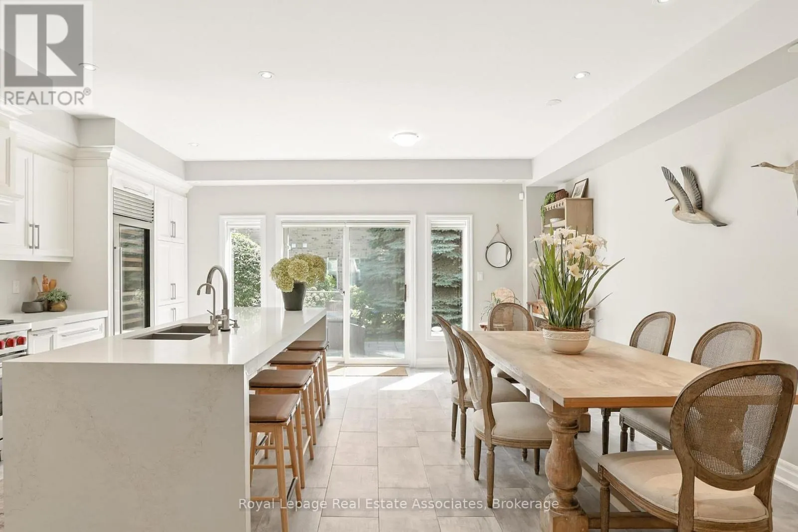 128 ST LAWRENCE DRIVE