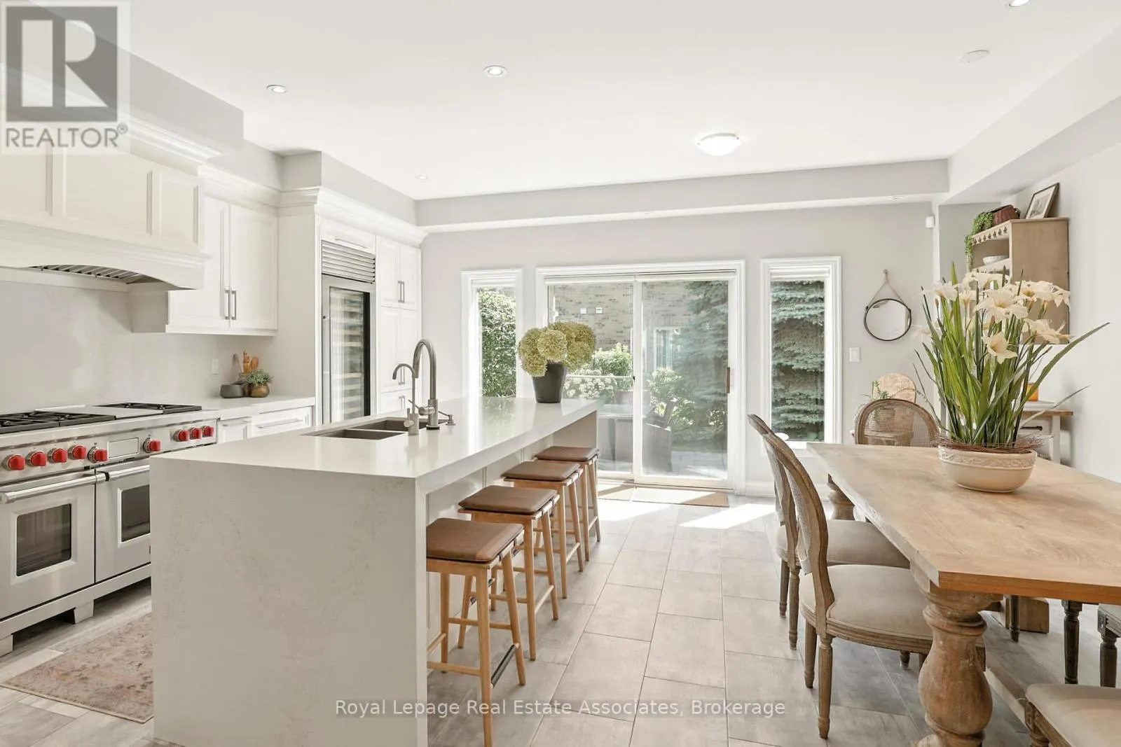 128 ST LAWRENCE DRIVE