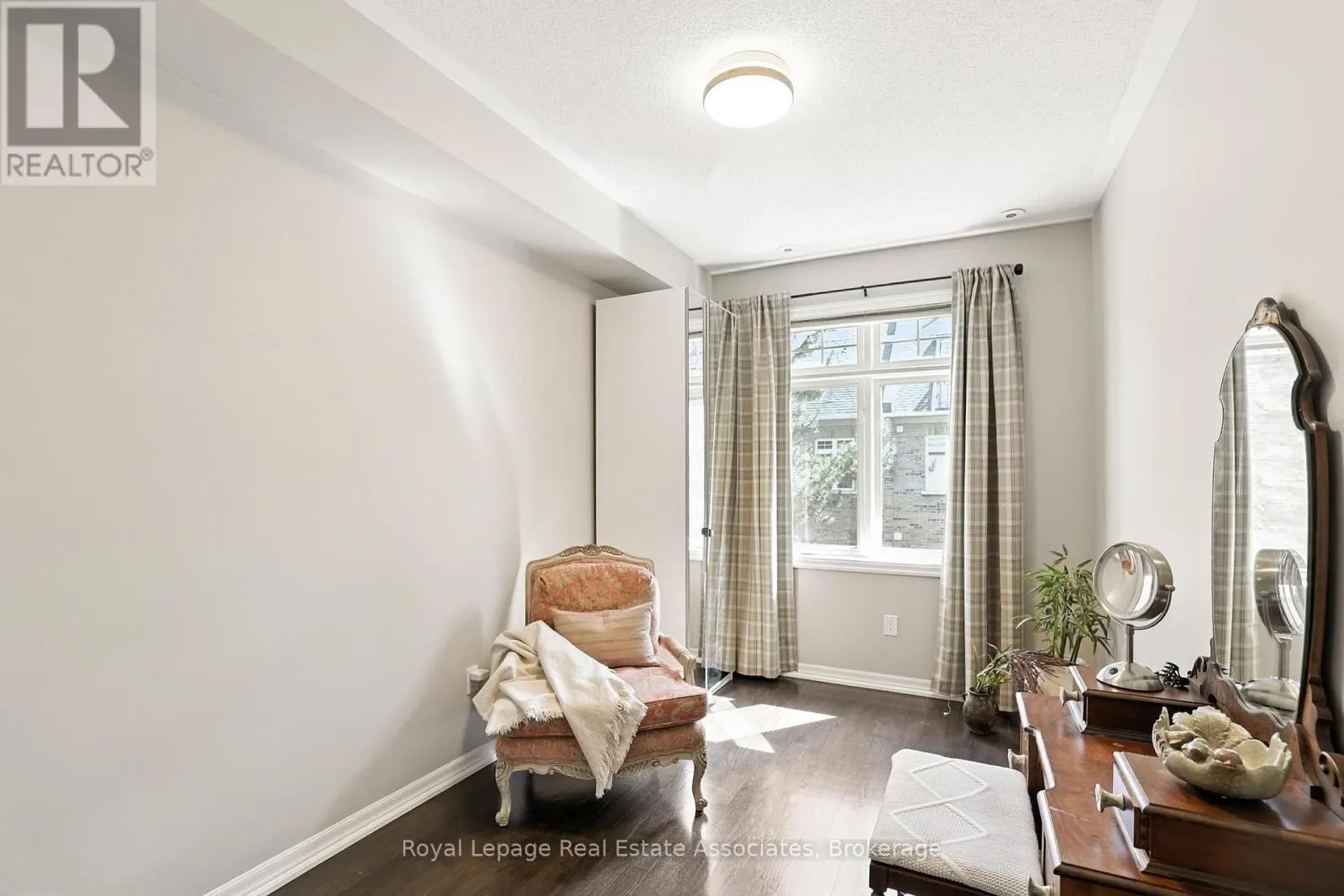 128 ST LAWRENCE DRIVE