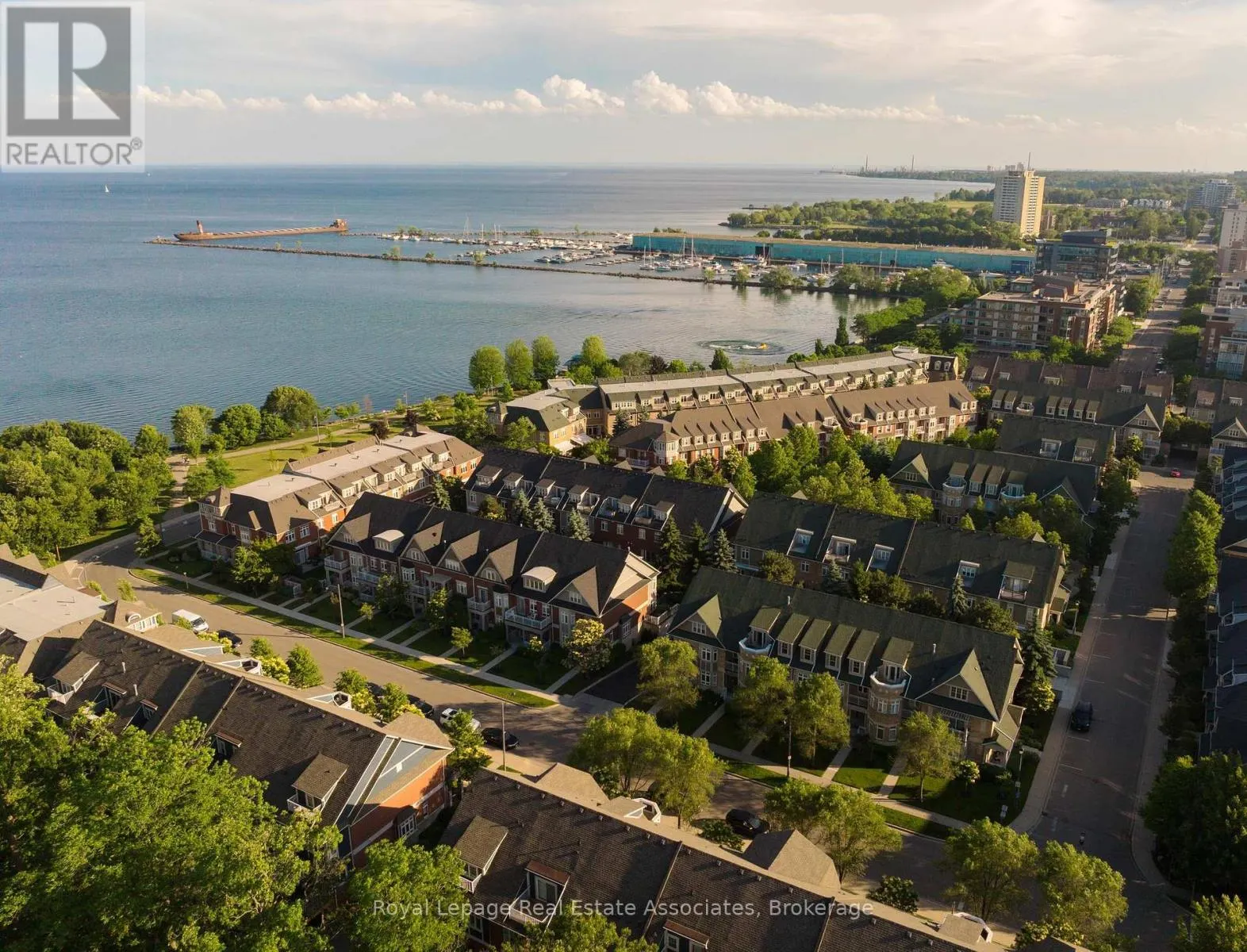 128 ST LAWRENCE DRIVE