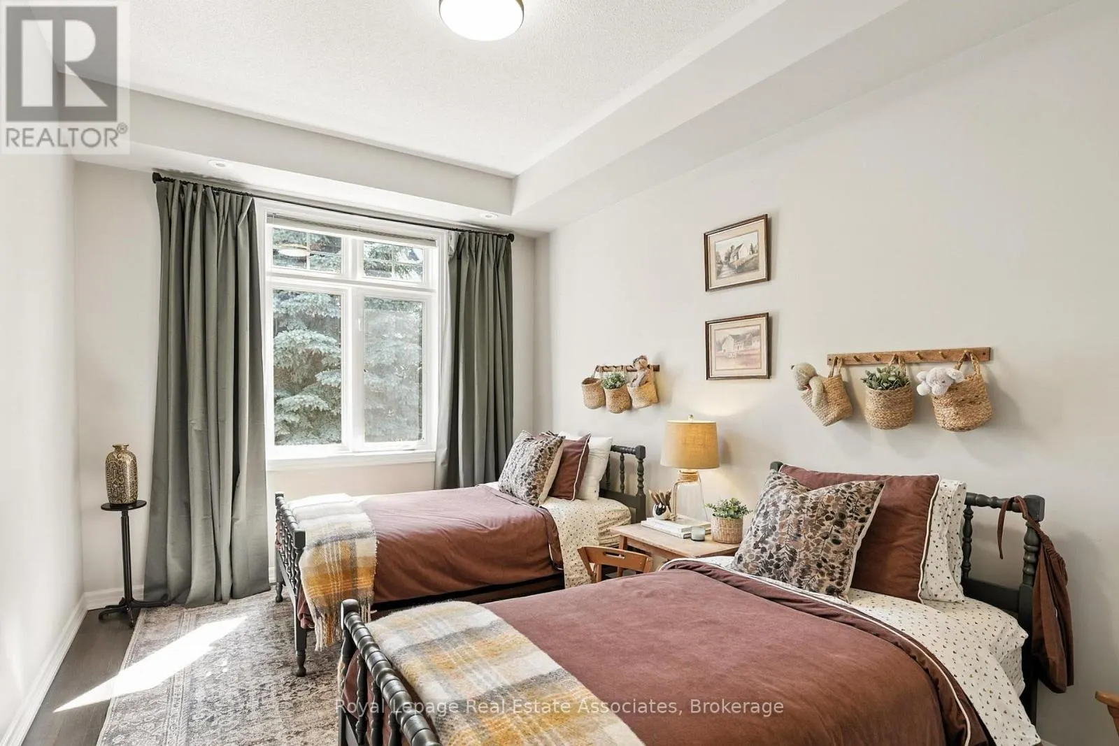128 ST LAWRENCE DRIVE