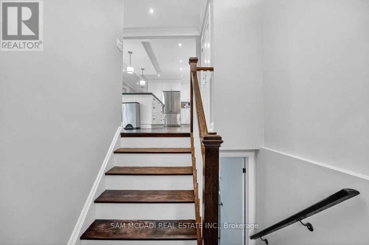 42 PETER STREET N