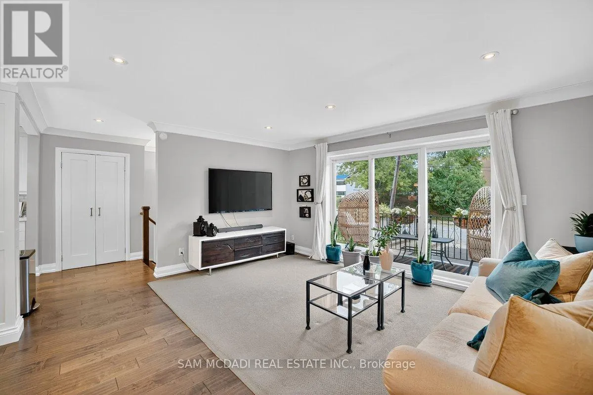 42 PETER STREET N