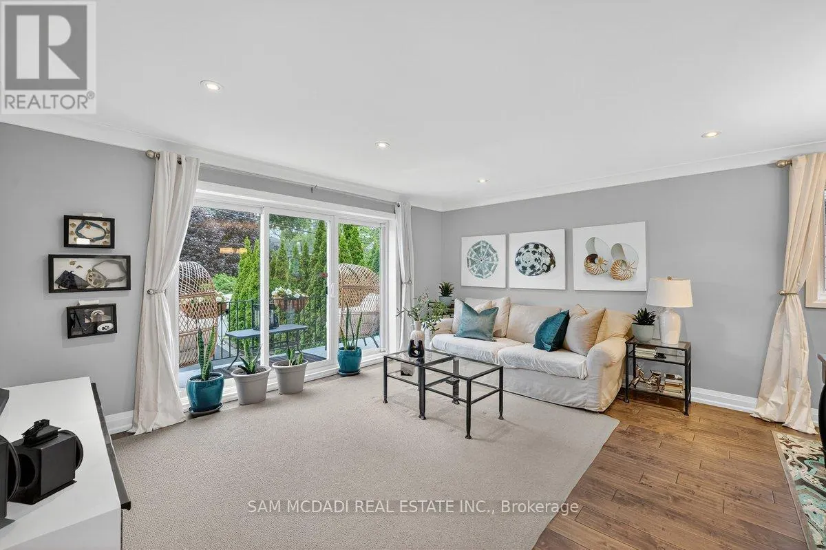 42 PETER STREET N