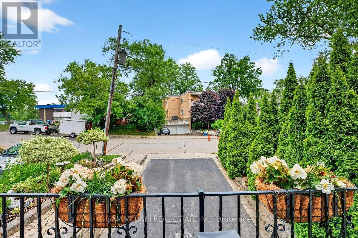 42 PETER STREET N