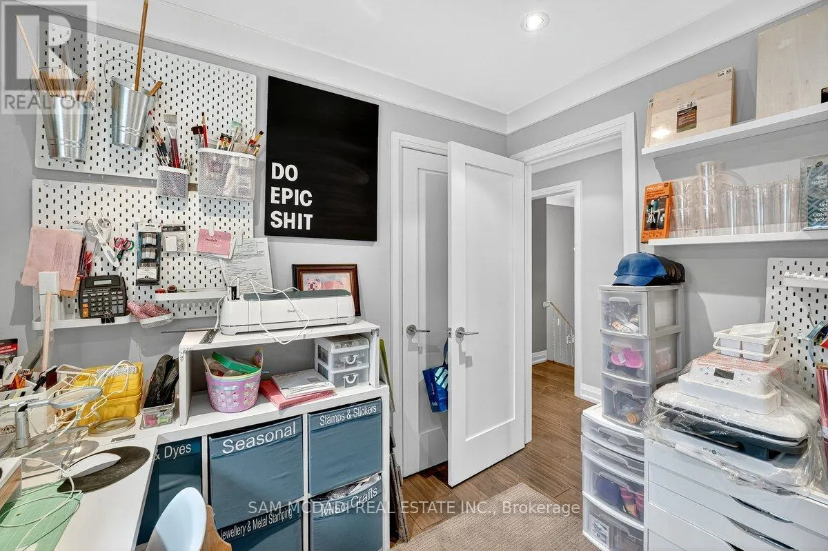 42 PETER STREET N