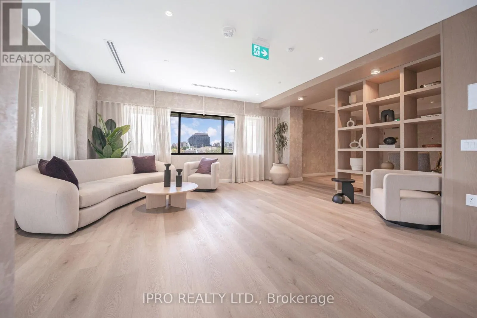 1714 - 86 DUNDAS STREET E