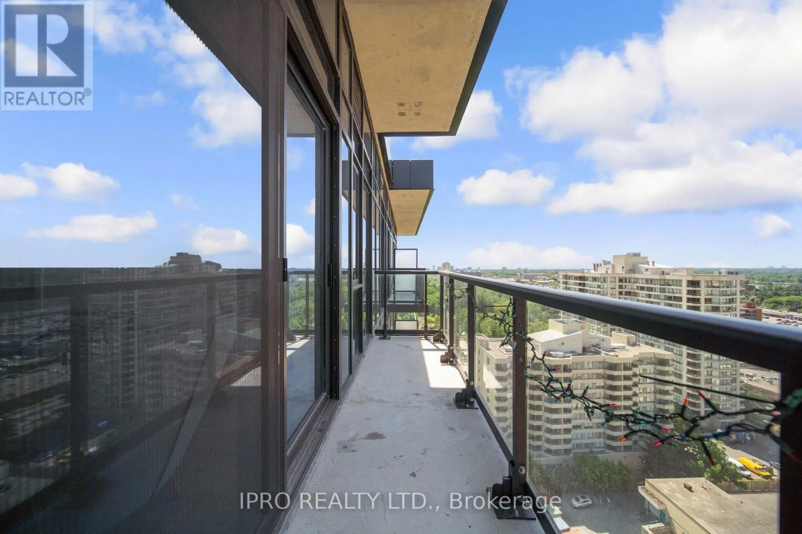 1714 - 86 DUNDAS STREET E
