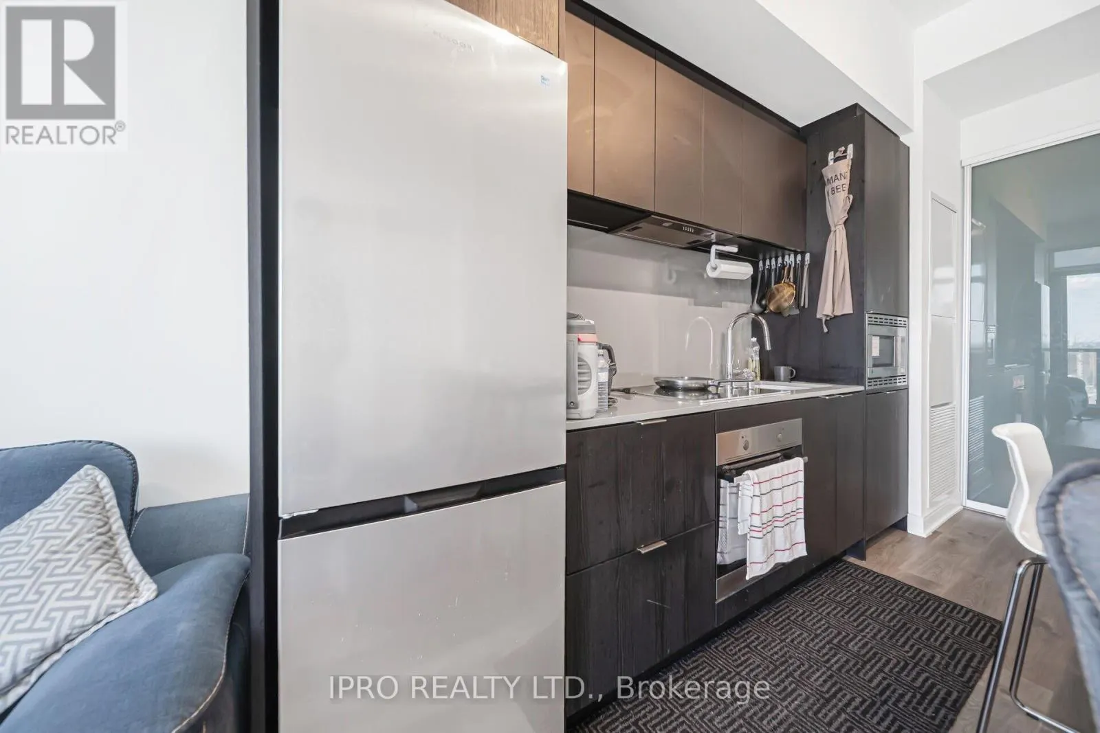 1714 - 86 DUNDAS STREET E