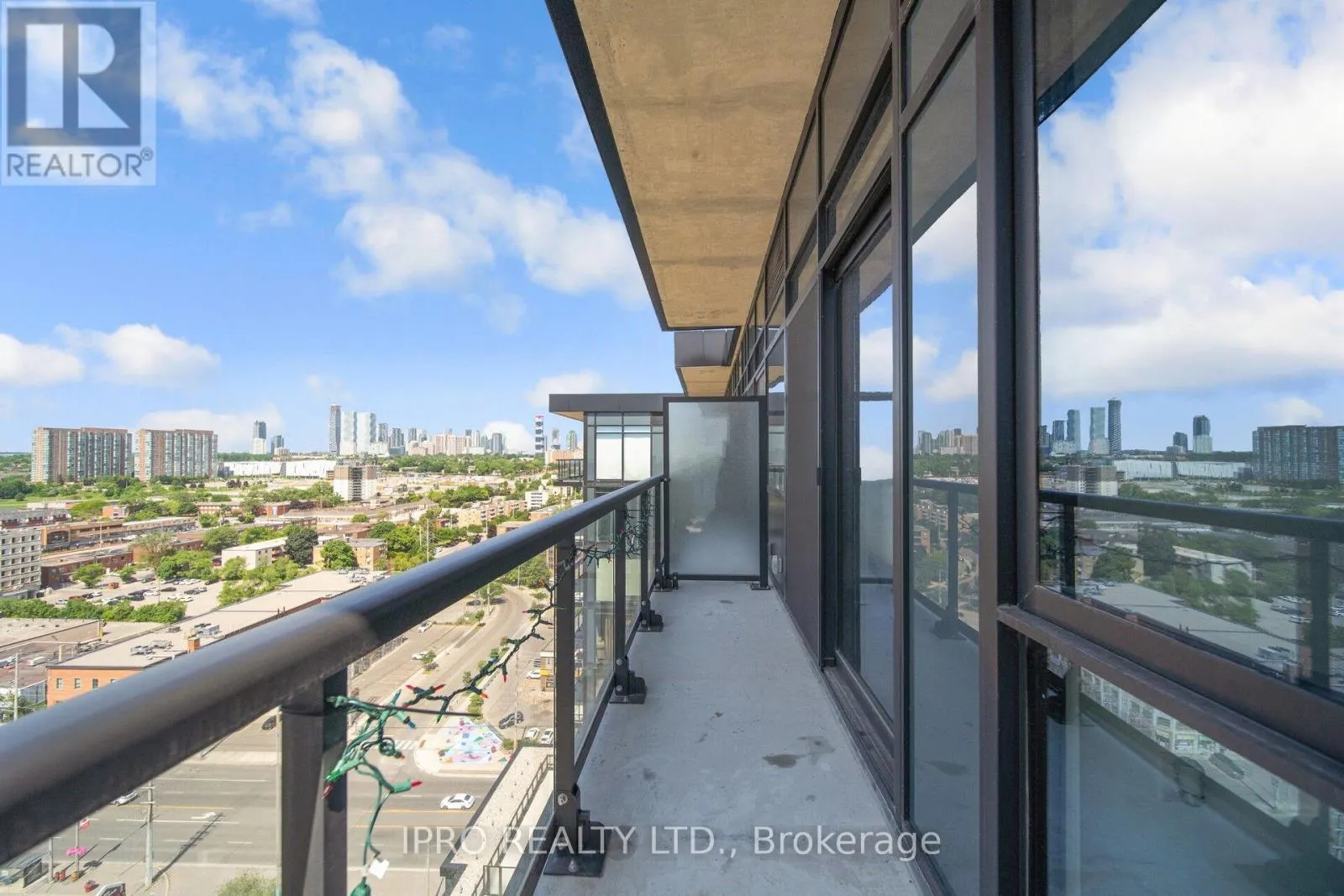 1714 - 86 DUNDAS STREET E
