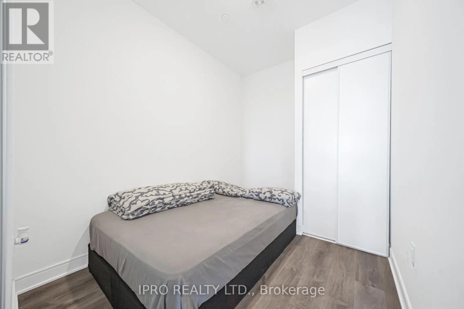 1714 - 86 DUNDAS STREET E