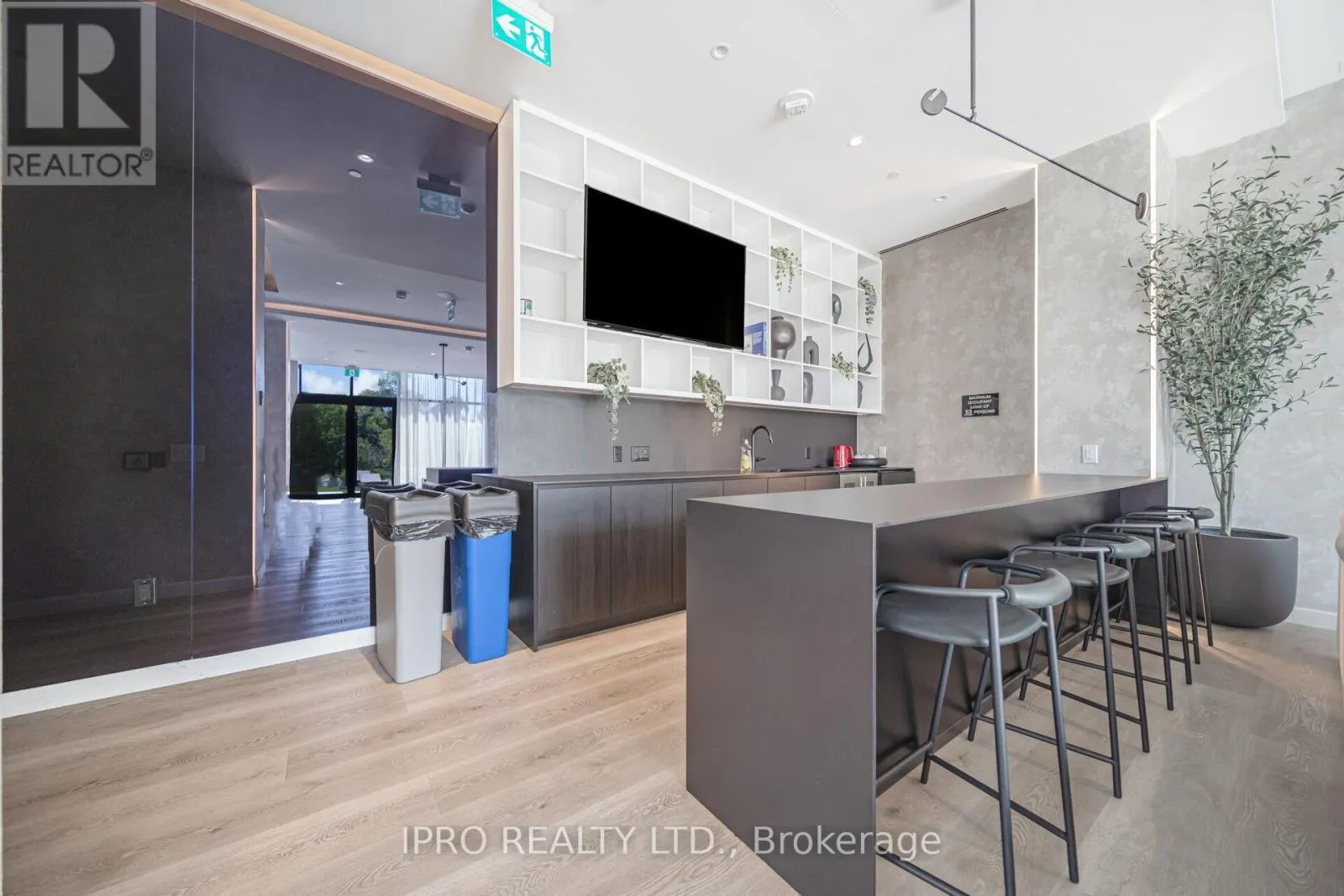 1714 - 86 DUNDAS STREET E