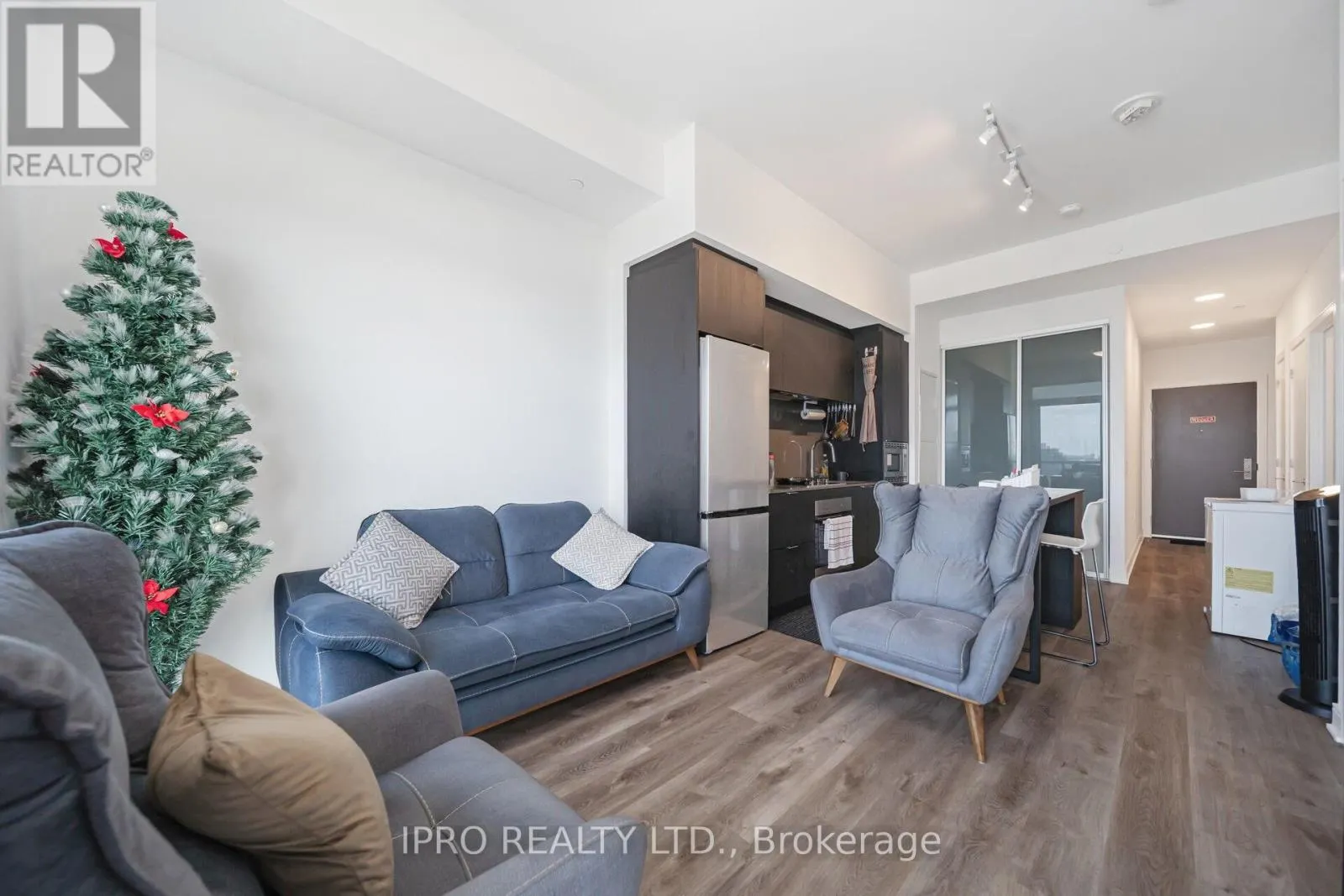 1714 - 86 DUNDAS STREET E
