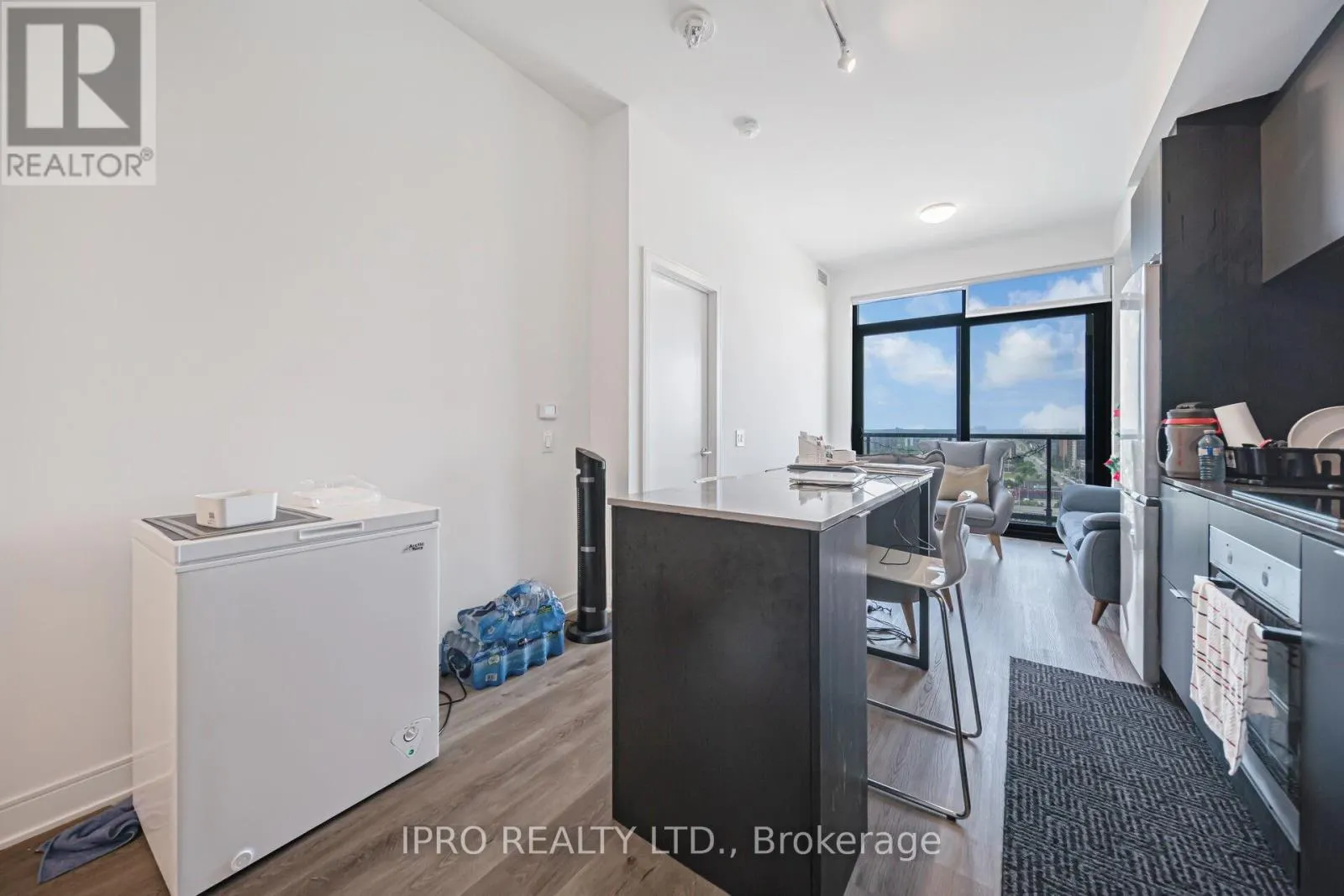 1714 - 86 DUNDAS STREET E