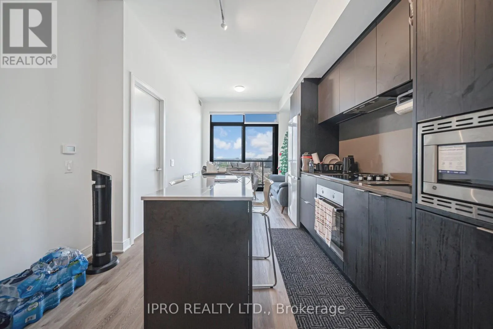 1714 - 86 DUNDAS STREET E