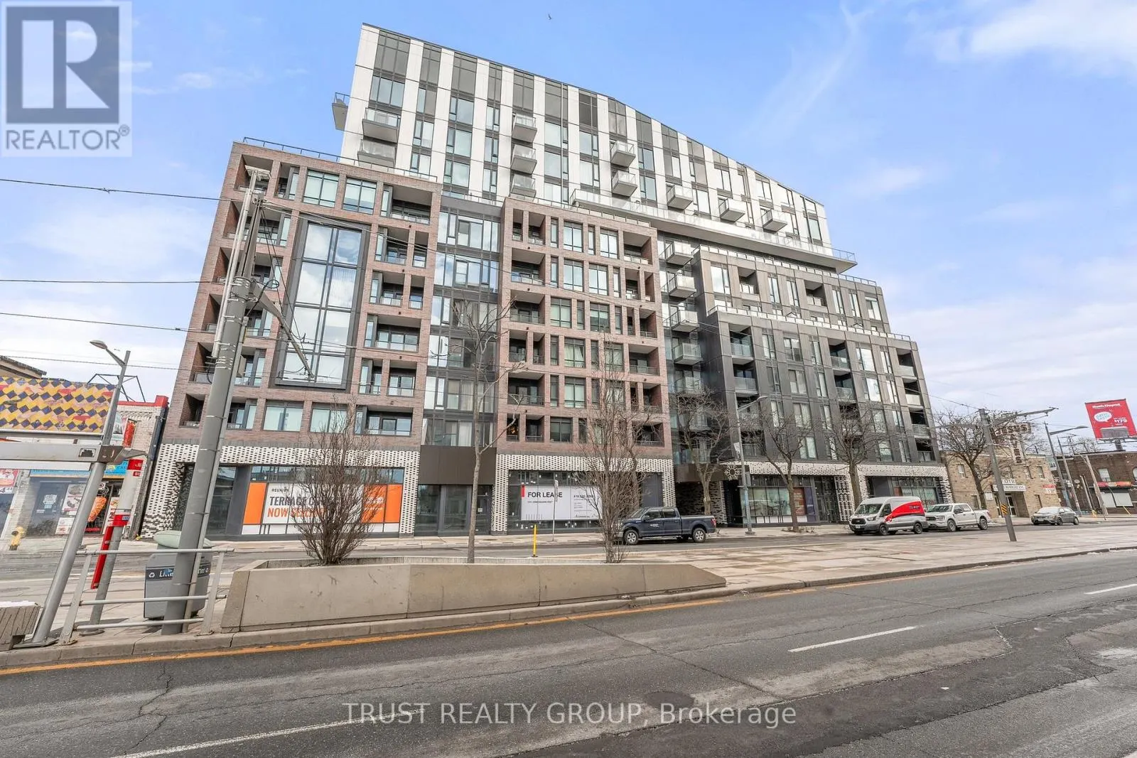 911 - 1808 ST. CLAIR AVENUE W
